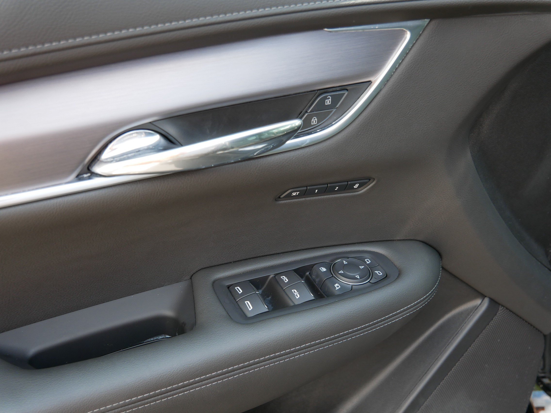 Used 2025 Cadillac XT6 Luxury FWD image 20
