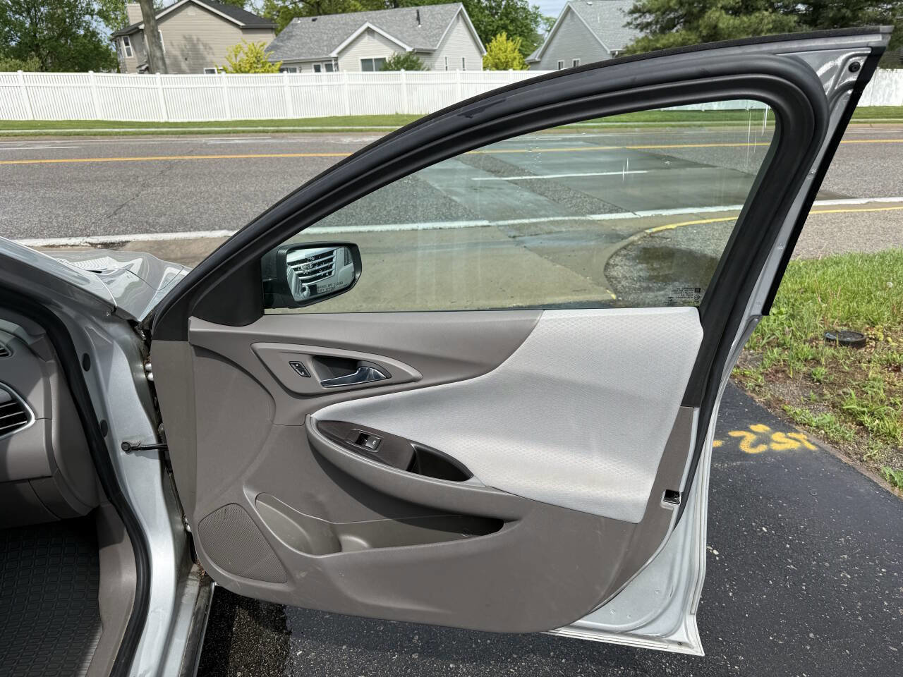 Used 2017 Chevrolet Malibu LS image 8