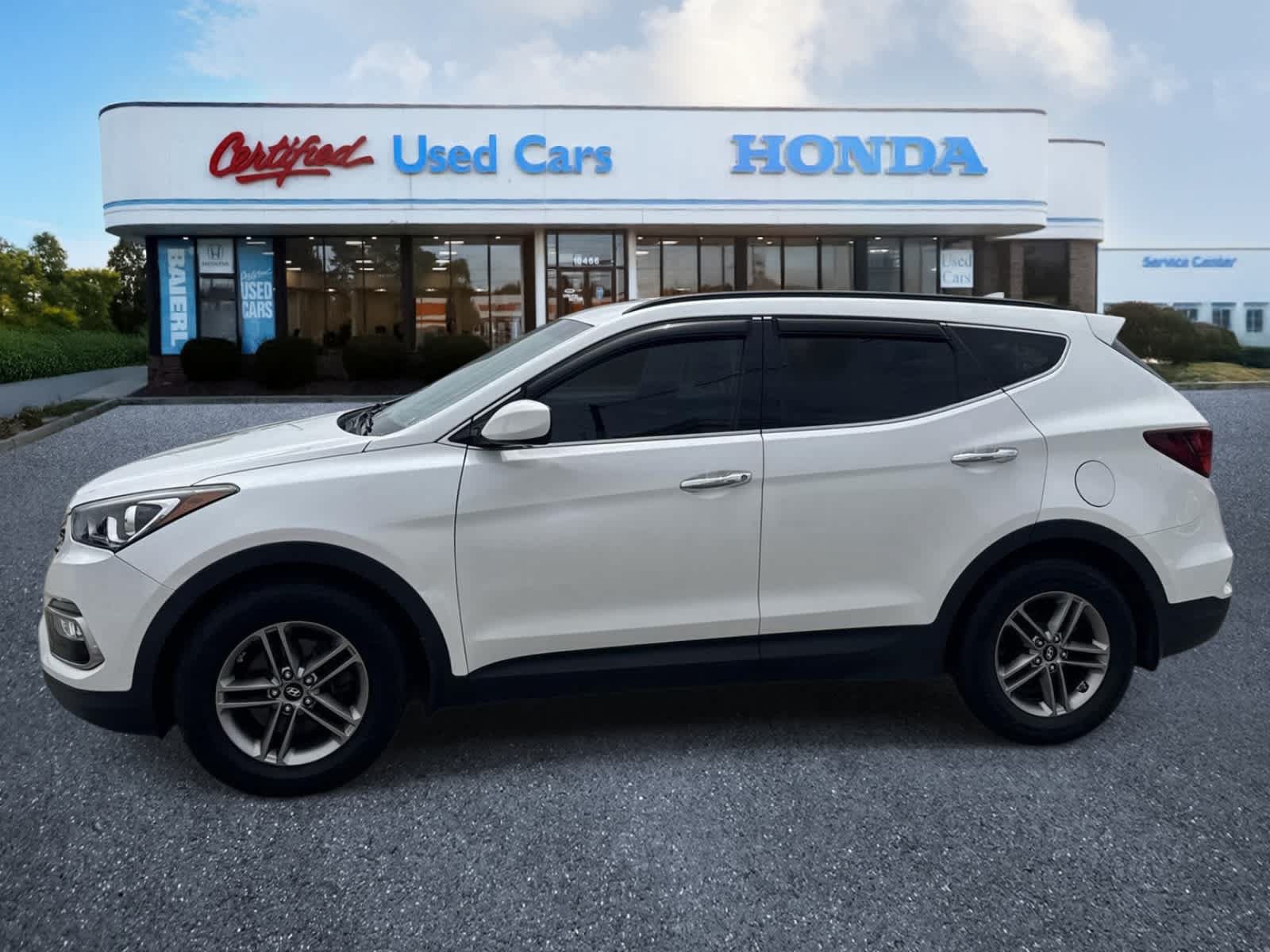 Used 2017 Hyundai Santa Fe Sport AWD/4WD image 2