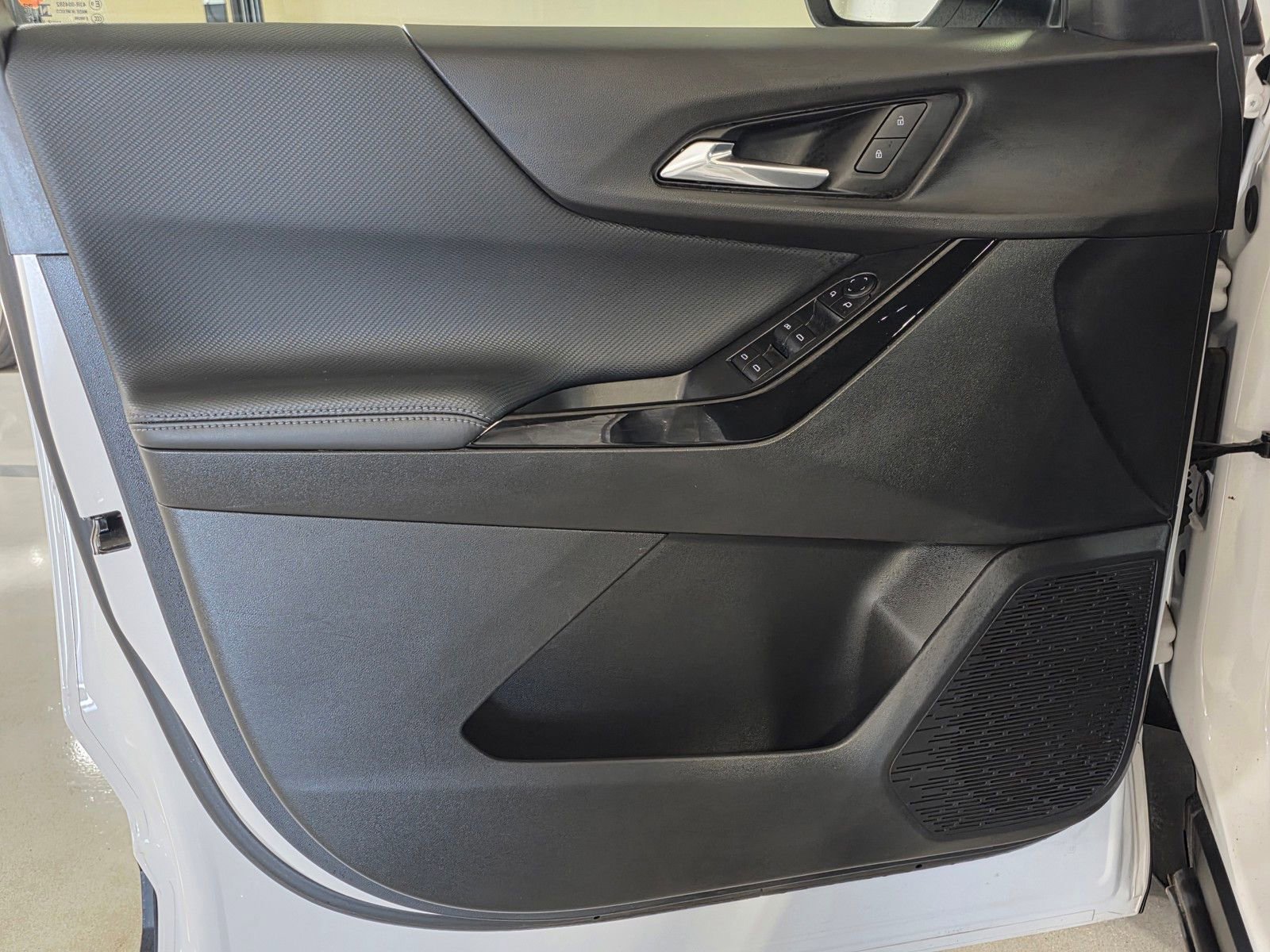 Used 2025 Chevrolet Equinox LT image 20