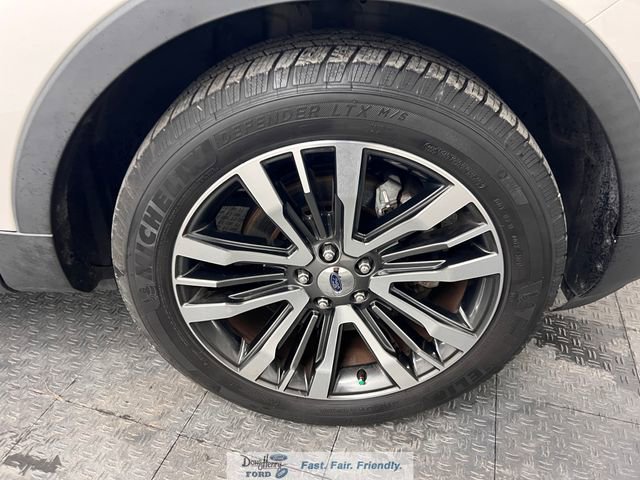 Used 2016 Ford Explorer Platinum image 17