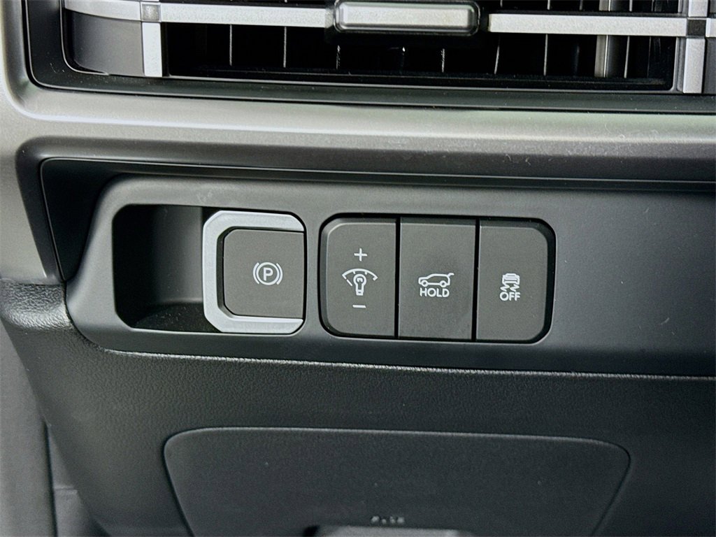 Certified 2025 Hyundai Santa Fe SEL image 20