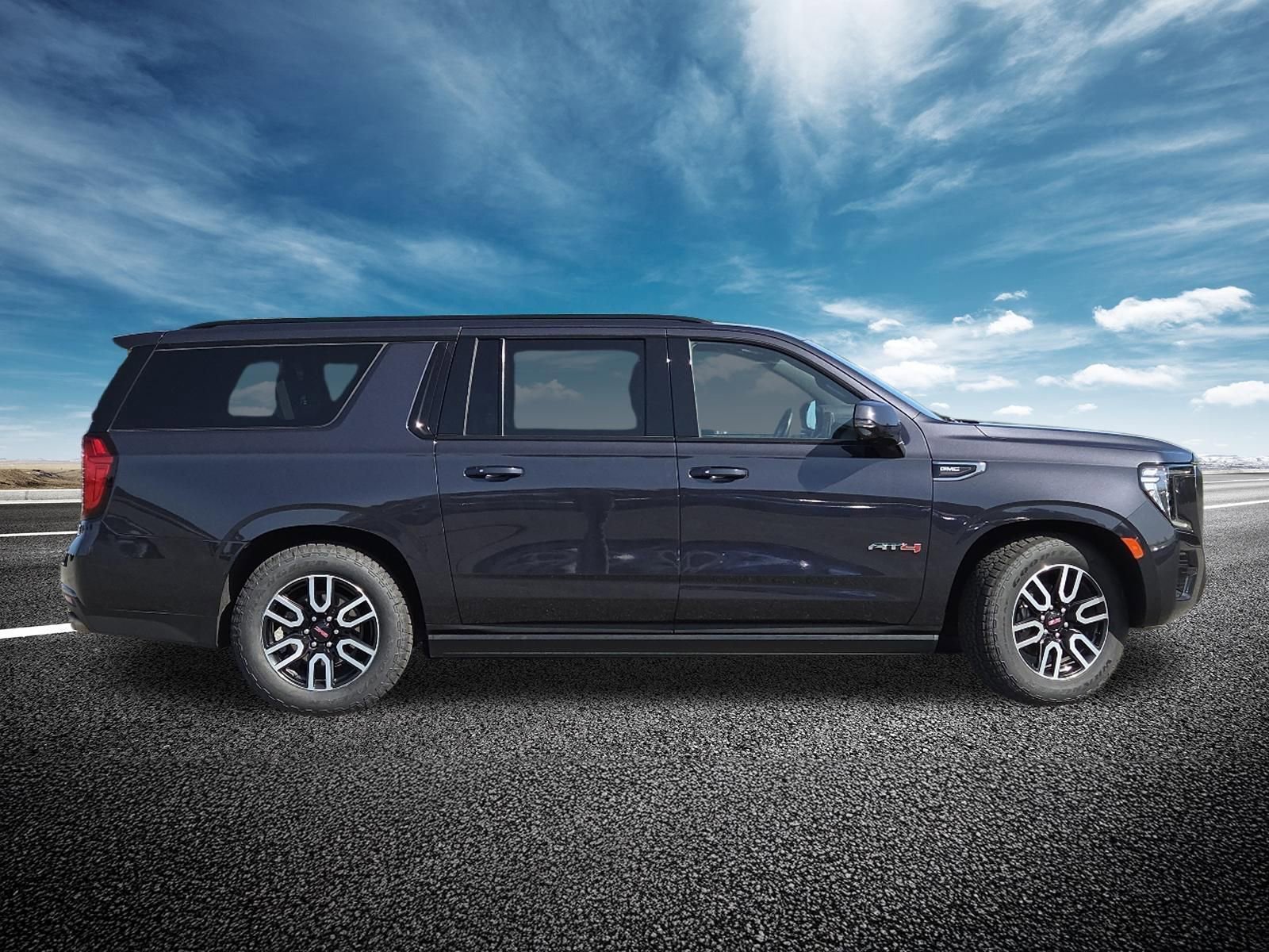 Used 2023 GMC Yukon XL AT4 w/ AT4 Premium Plus Package AWD/4WD image 25