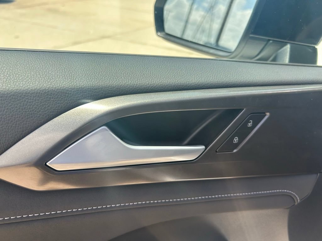 New 2026 Volkswagen Taos SE FWD image 50
