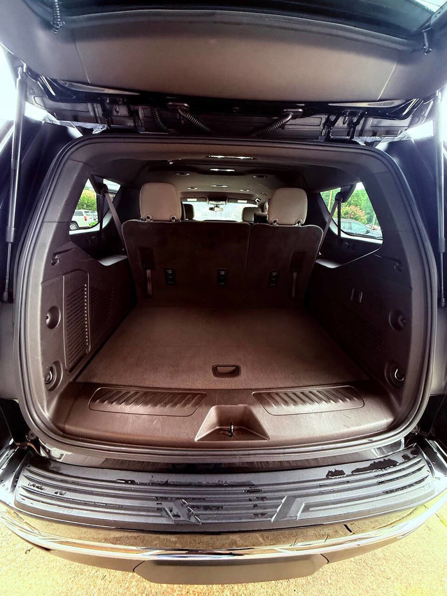 Used 2021 Chevrolet Suburban LS image 14