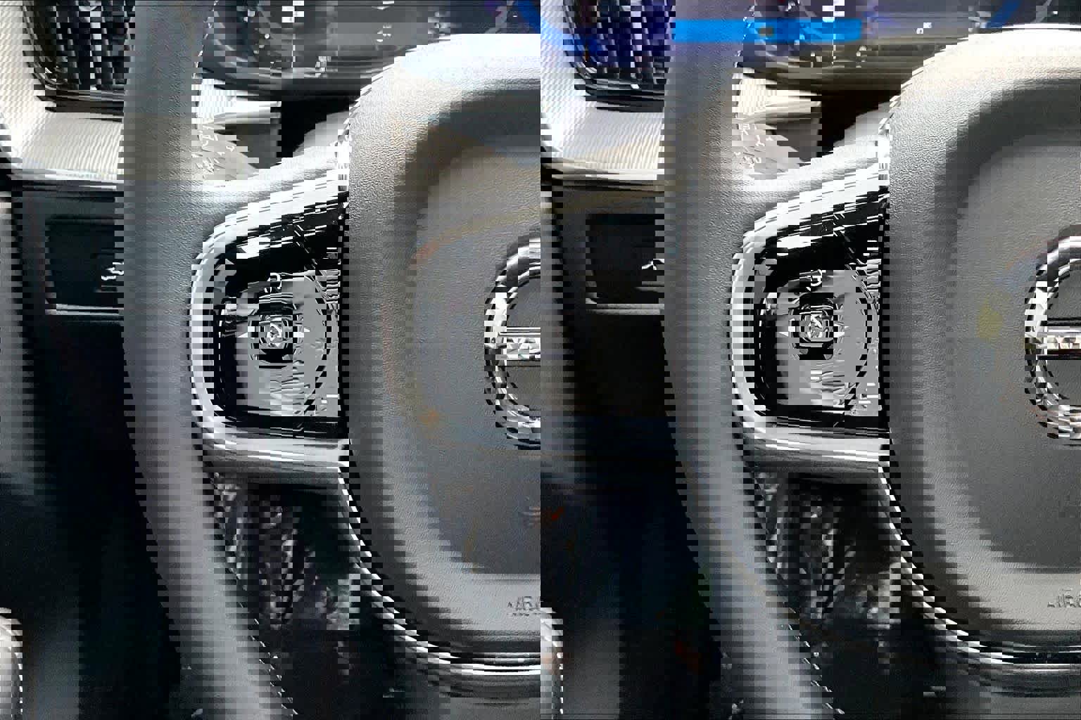 Used 2024 Volvo XC60 T8 Ultimate image 23