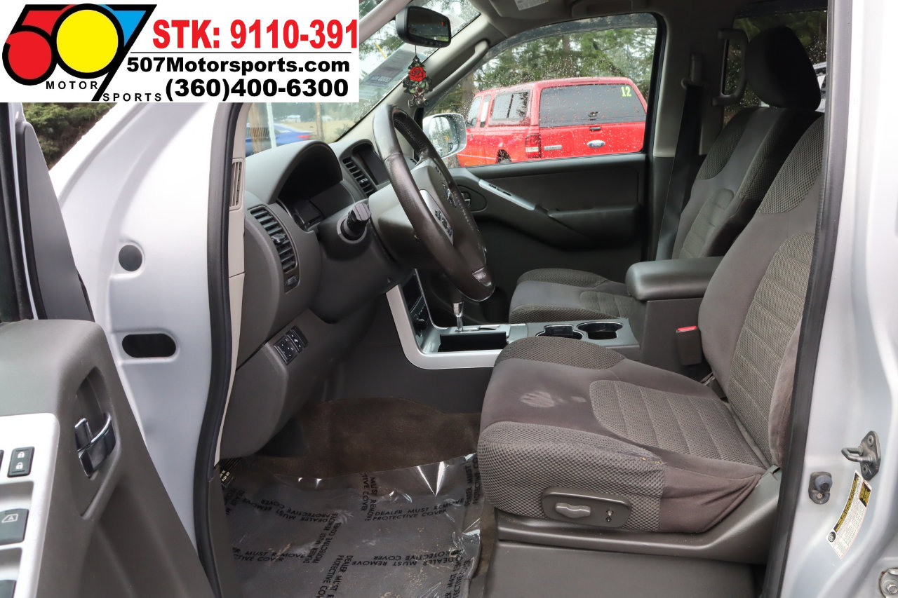 Used 2011 Nissan Pathfinder SV image 12
