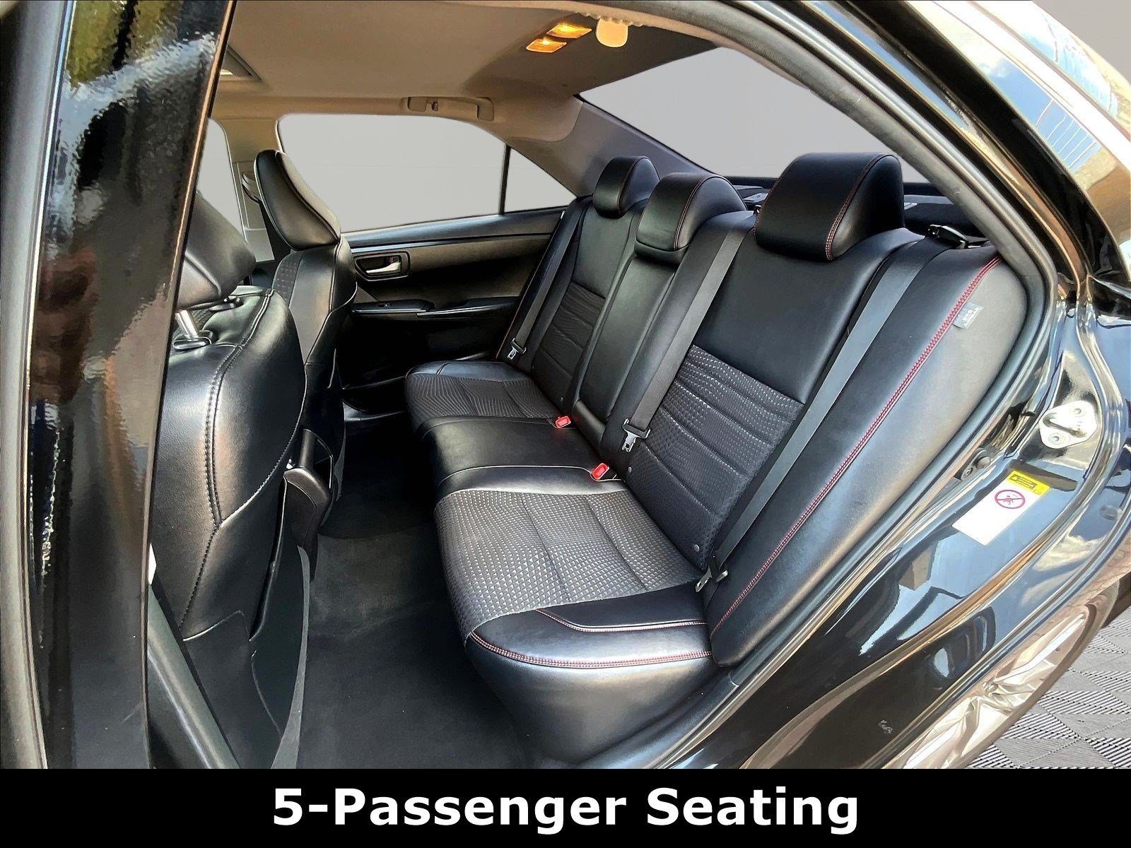 Used 2015 Toyota Camry SE w/ Moonroof Package FWD image 20