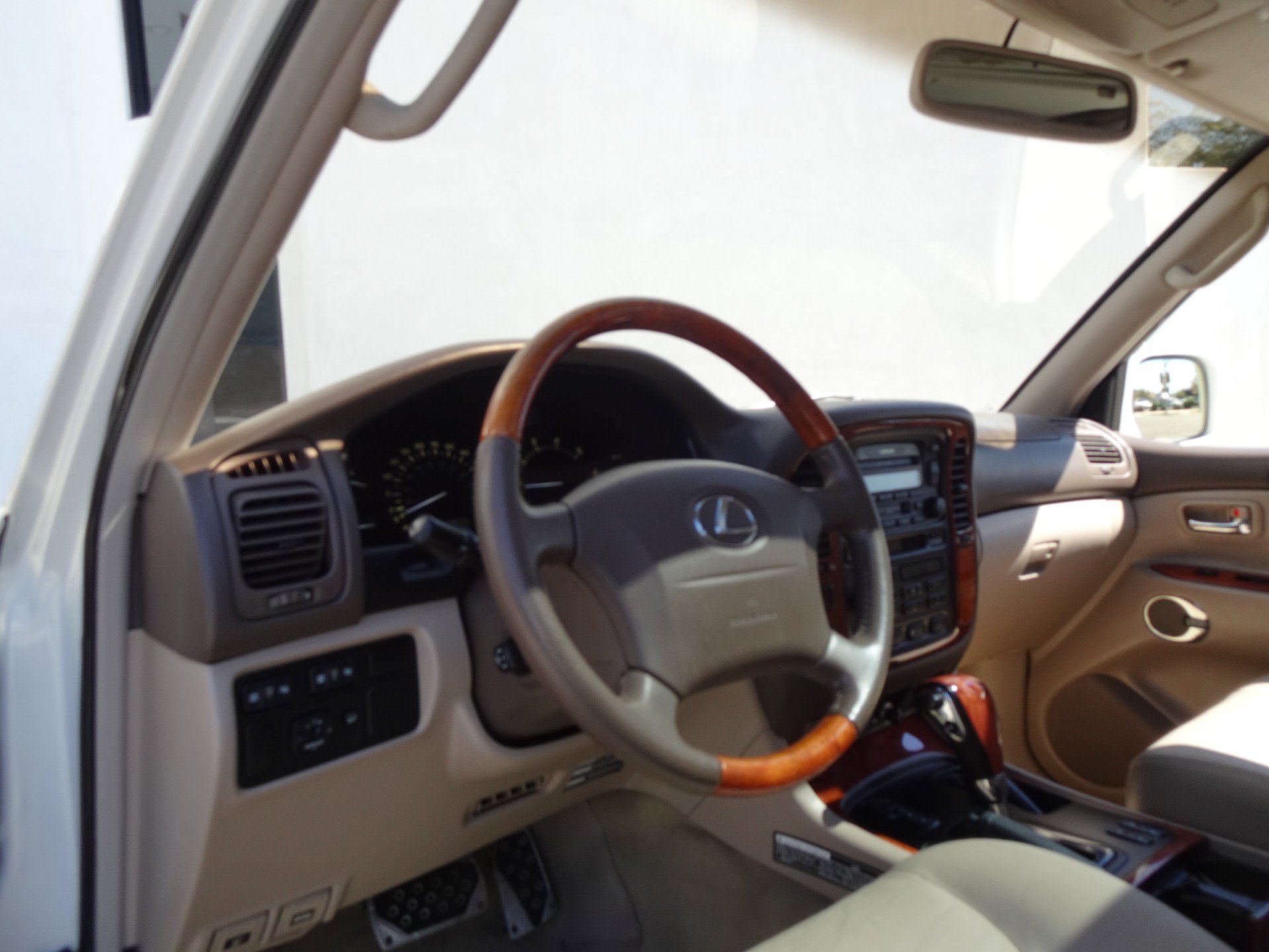 Used 2001 Lexus LX 470 4WD image 10
