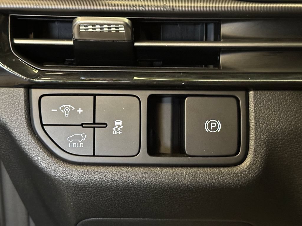 Used 2026 Kia Sportage EX FWD image 18