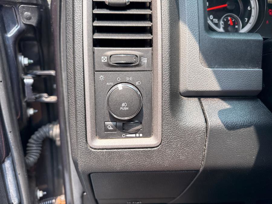 Used 2014 RAM 1500 Express image 33