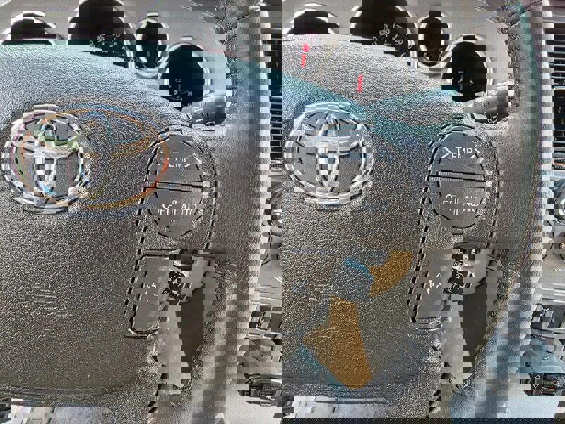 Used 2011 Toyota Sequoia Limited AWD/4WD image 36