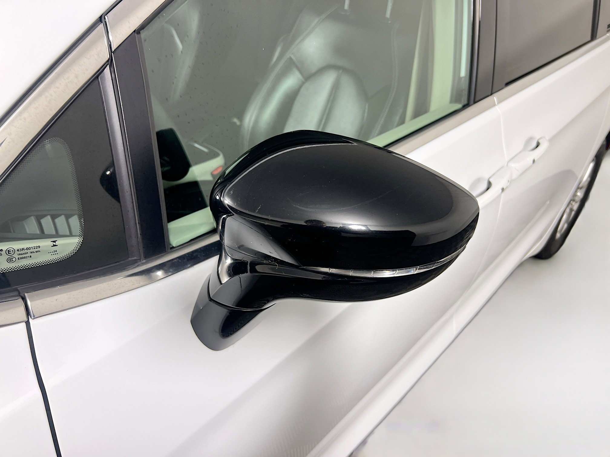 Used 2024 Chrysler Pacifica Touring-L image 12