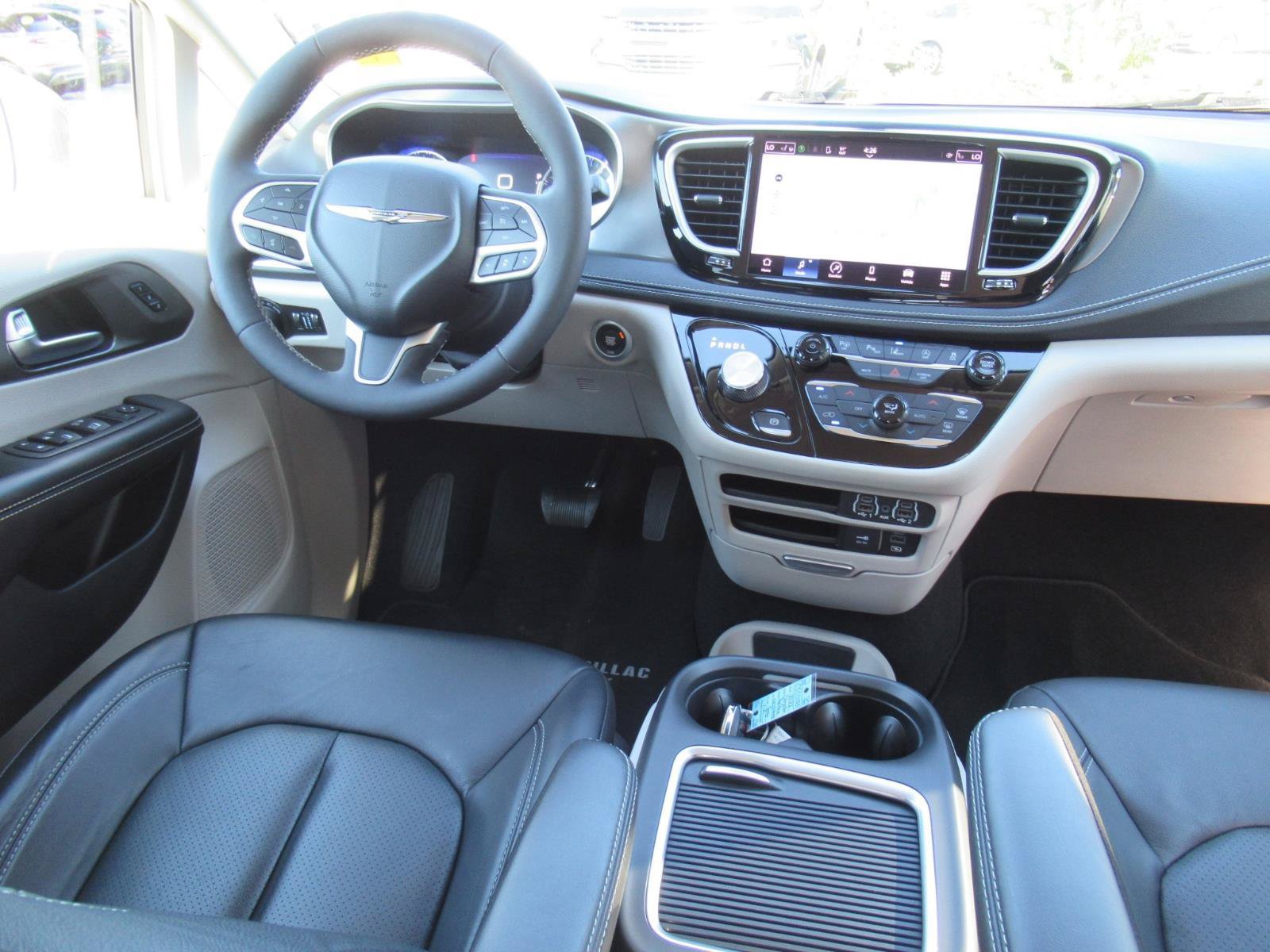 Used 2022 Chrysler Pacifica Touring-L AWD/4WD image 13