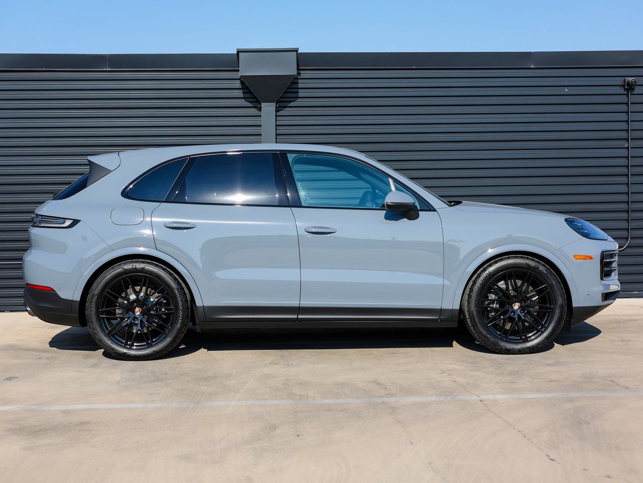 New 2025 Porsche Cayenne image 8