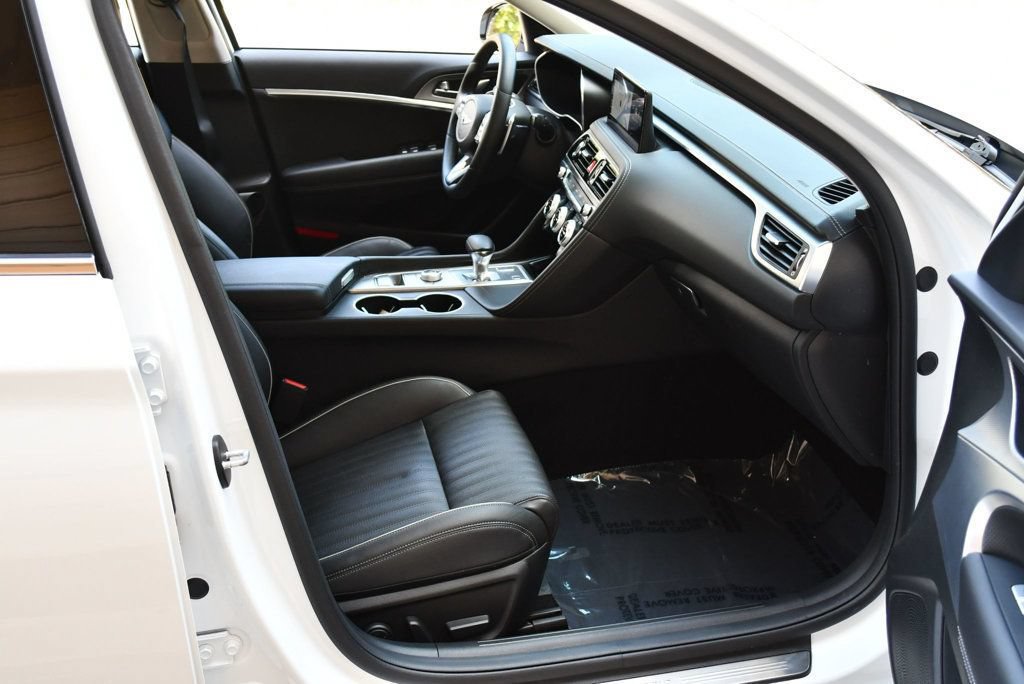 Used 2023 Genesis G70 3.3T RWD image 35