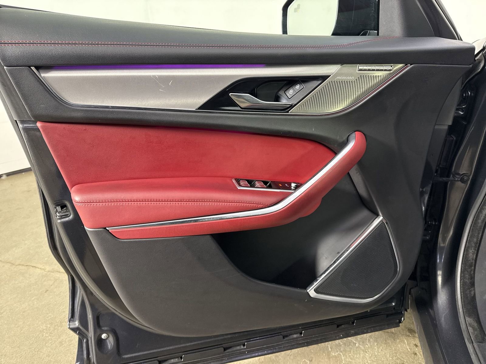 Used 2024 Jaguar F-PACE R-Dynamic S image 20