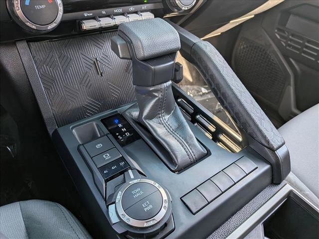 Used 2025 Toyota Tacoma SR5 AWD/4WD image 18