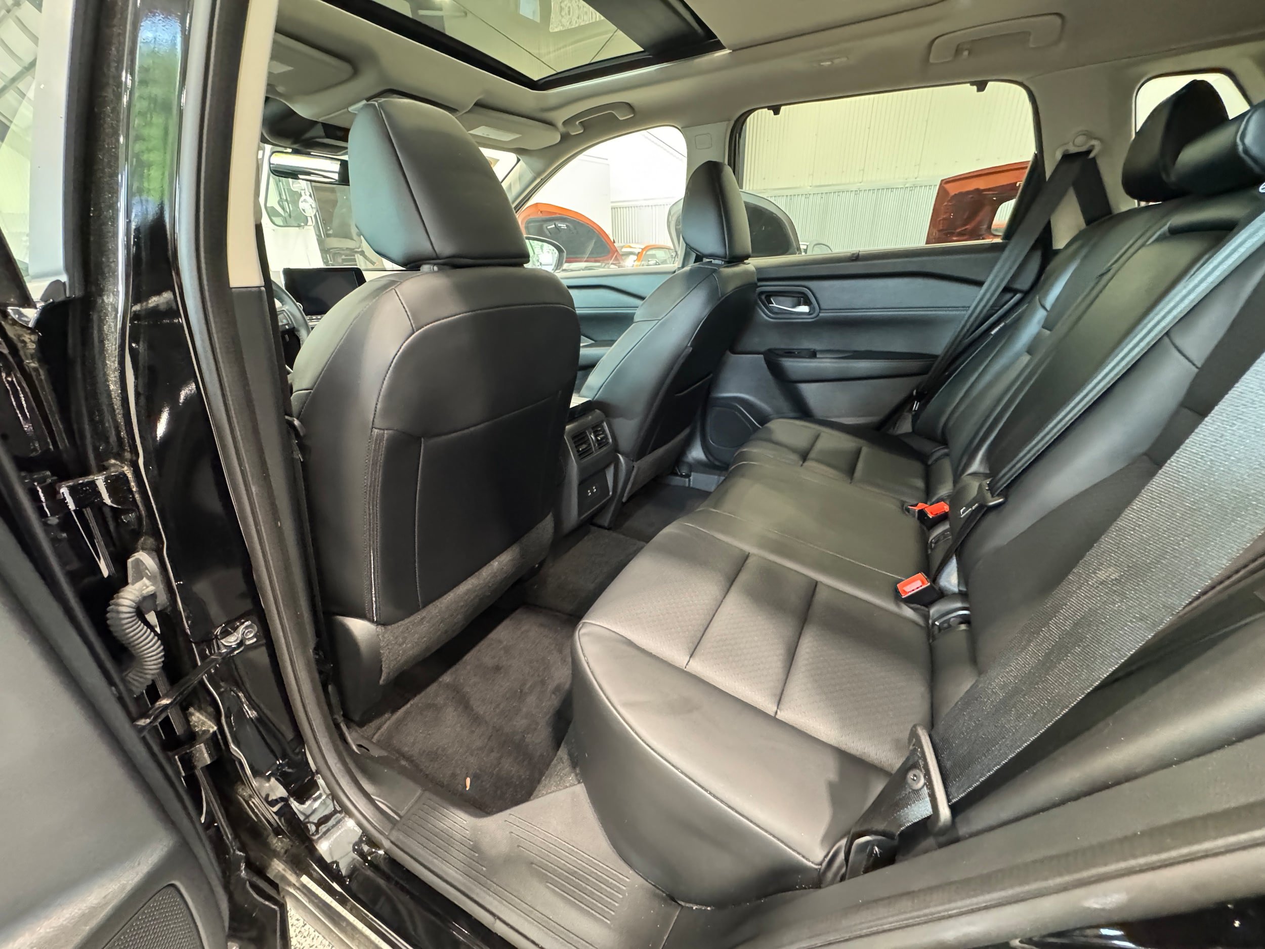 Used 2024 Nissan Rogue SV w/ SV Premium Package AWD/4WD image 11