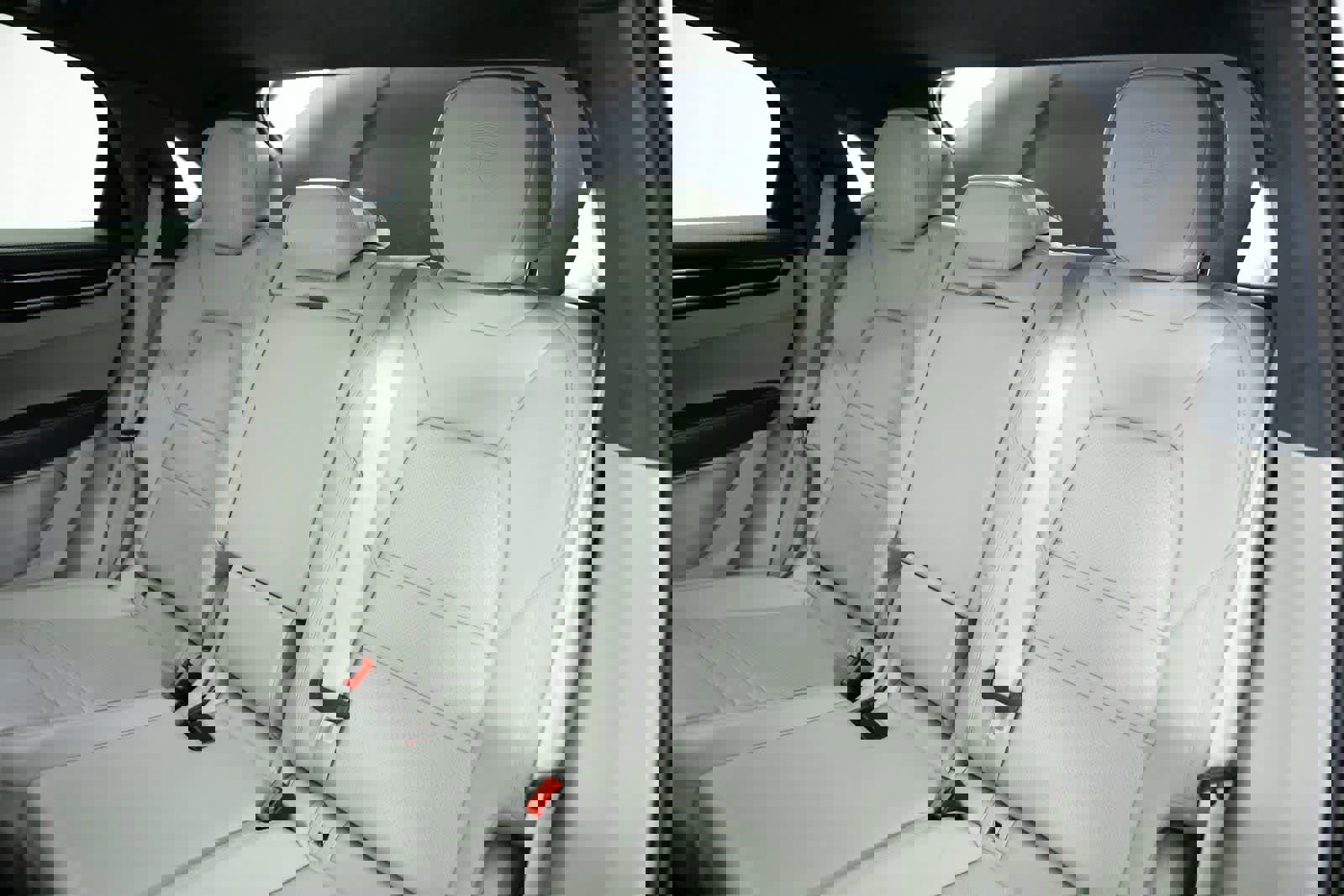 Certified 2023 Porsche Cayenne GTS image 30