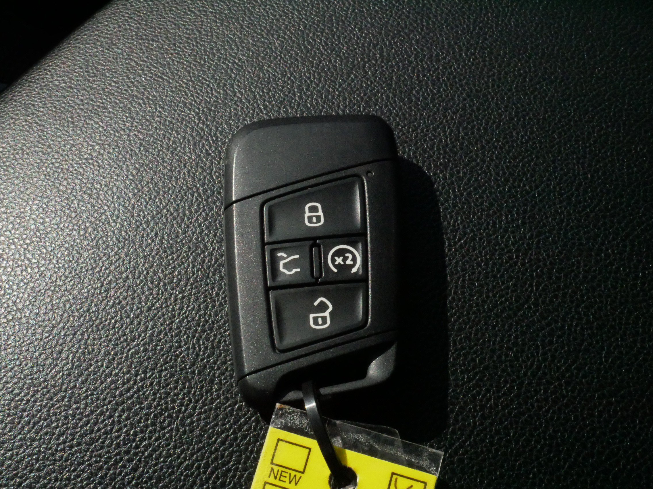 Certified 2023 Volkswagen Atlas SE w/ Panoramic Sunroof Package AWD/4WD image 33