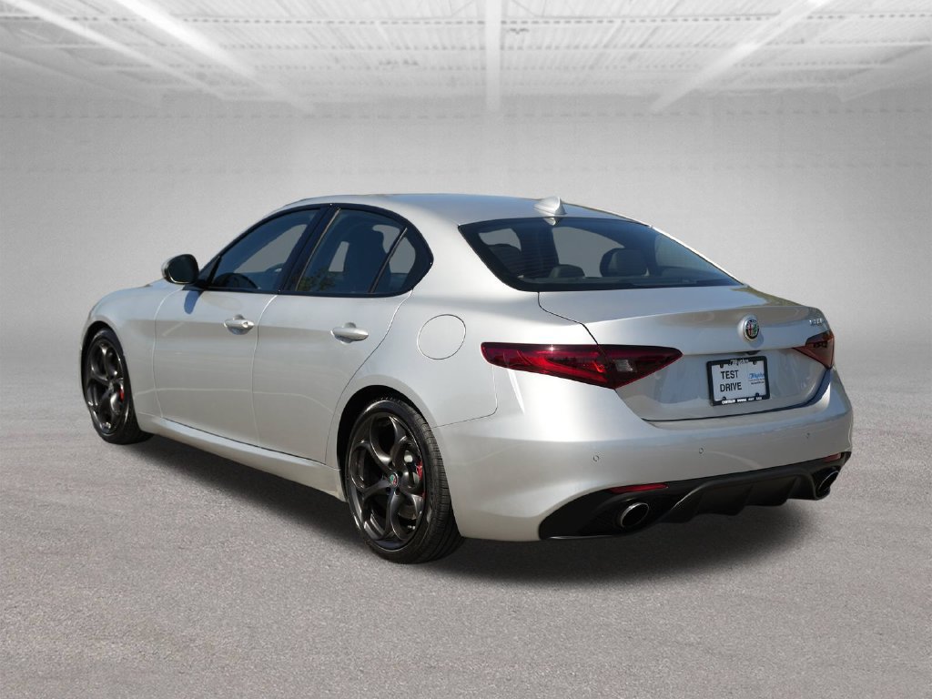Used 2017 Alfa Romeo Giulia Ti w/ TI 19" Sport Package RWD image 6