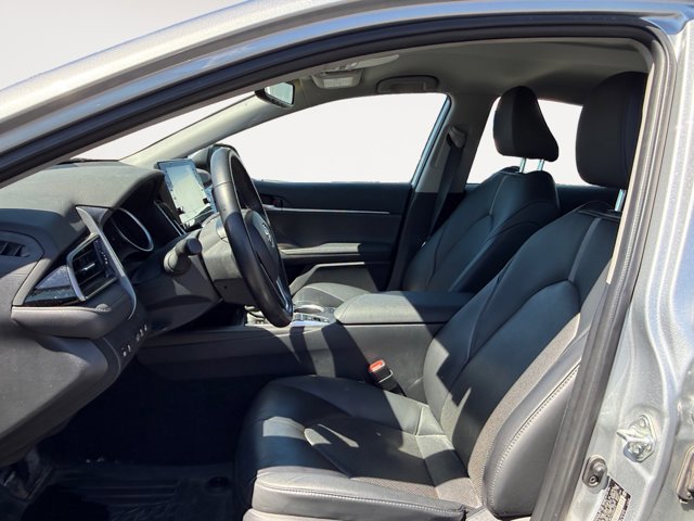 Used 2023 Toyota Camry XLE w/ Cold Weather Package image 9