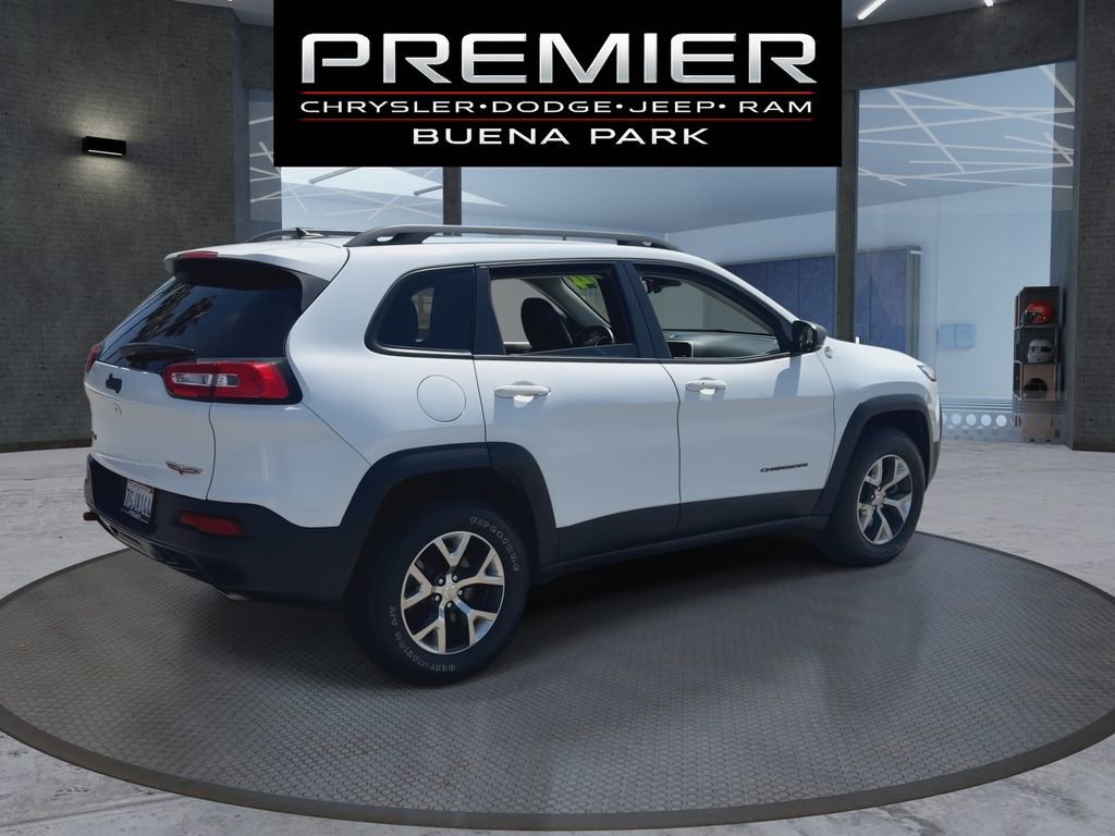 Used 2014 Jeep Cherokee Trailhawk w/ Technology Group AWD/4WD image 8