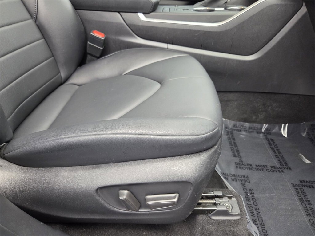 Used 2022 Toyota Highlander XLE image 16