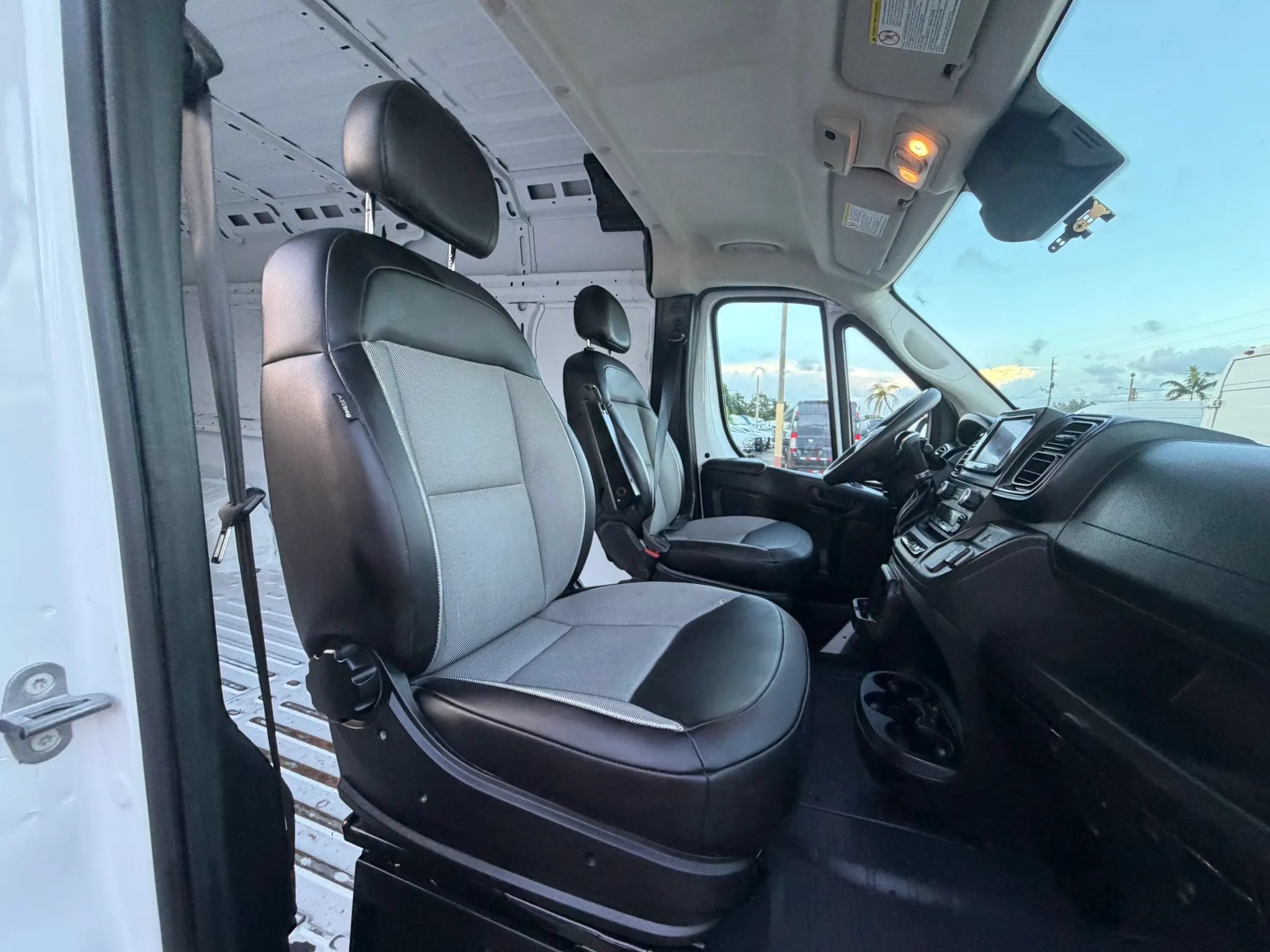 Used 2023 RAM ProMaster 2500 159 High Roof FWD image 18