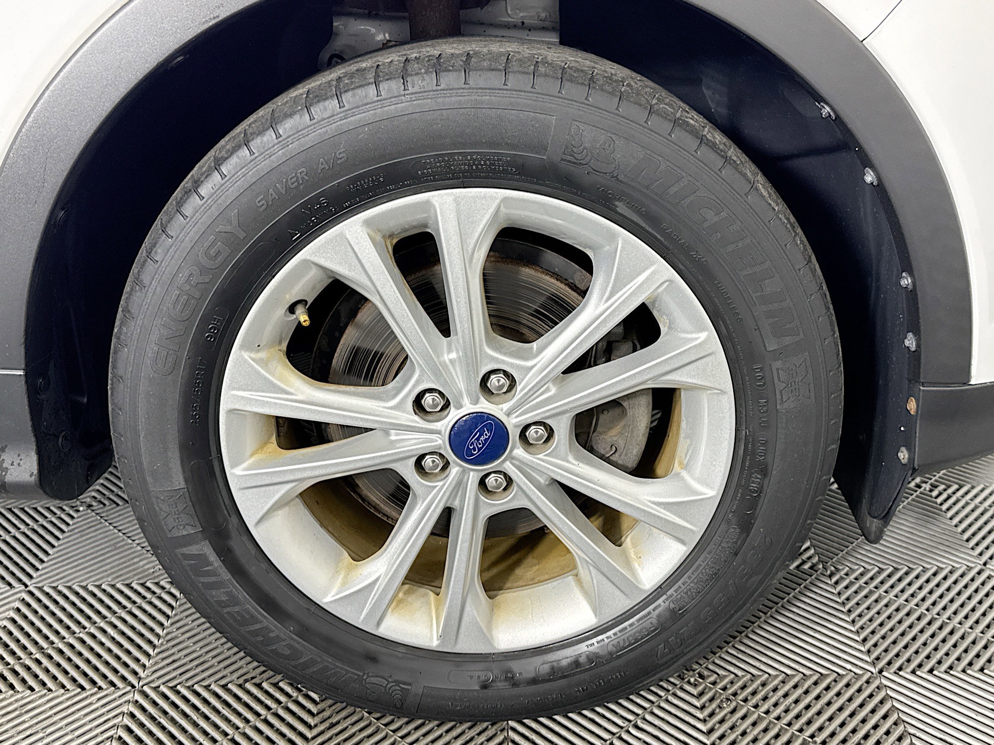 Used 2017 Ford Escape SE FWD image 40