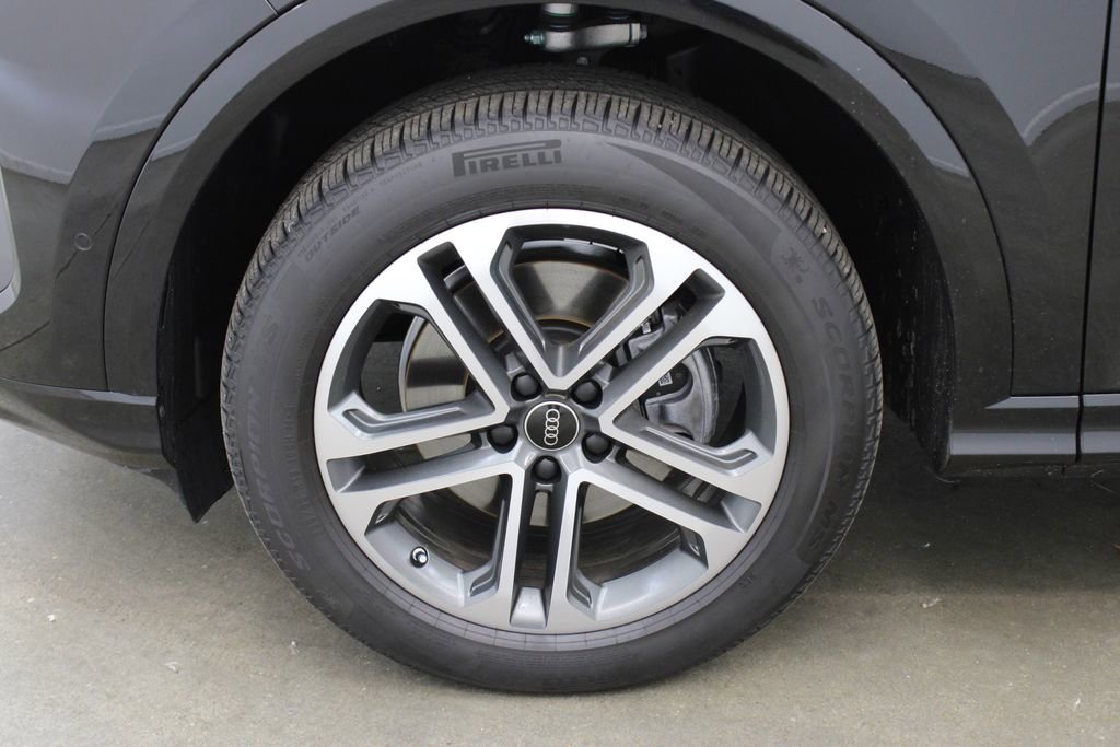Used 2025 Audi Q5 Premium Plus w/ Premium Plus image 29