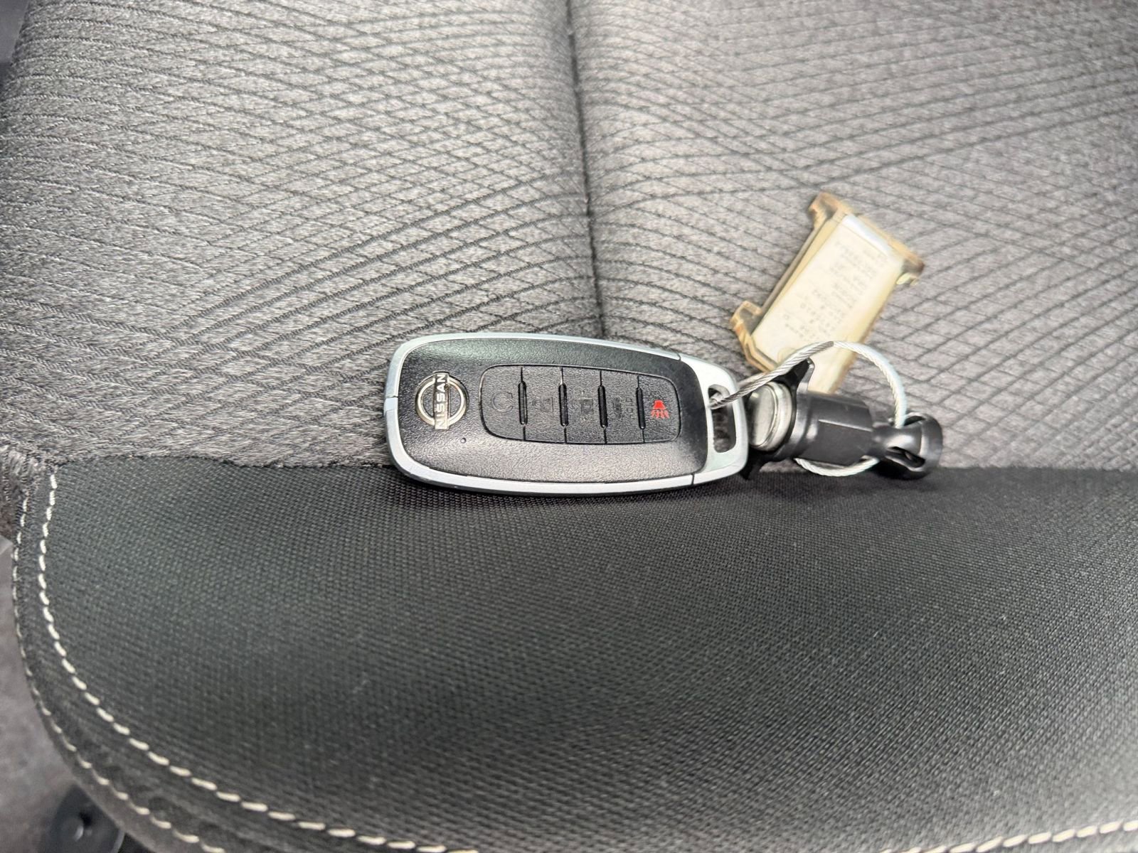 Used 2025 Nissan Rogue SV image 21