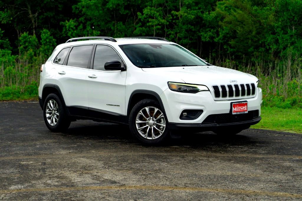 Used 2022 Jeep Cherokee Latitude Lux FWD image 2