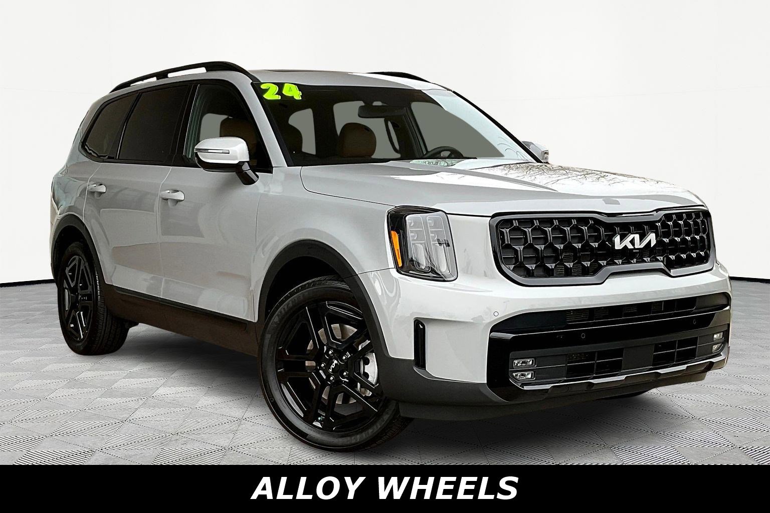 Used 2024 Kia Telluride SX X-Line image 3