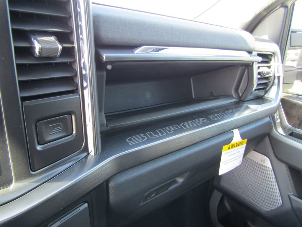 New 2026 Ford F250 Lariat w/ Black Appearance Package AWD/4WD image 30