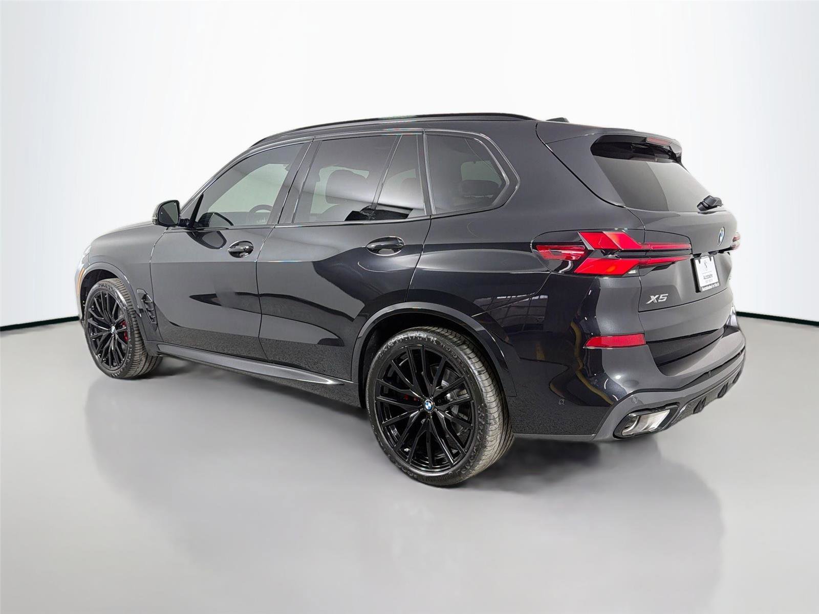 New 2026 BMW X5 xDrive40i w/ M Sport Package AWD/4WD image 8