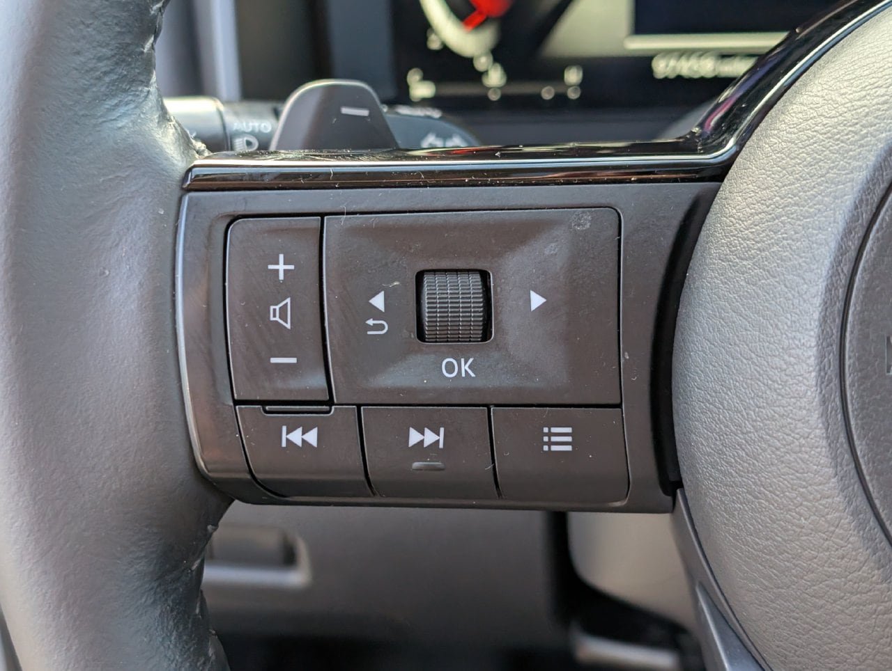 Used 2021 Nissan Rogue Platinum FWD image 24