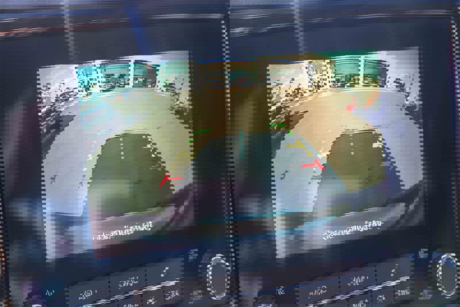 Used 2024 Nissan Frontier SL image 22