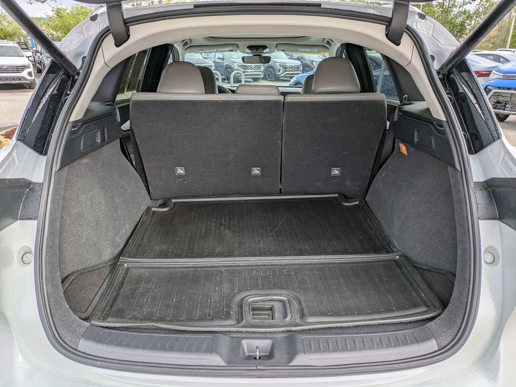 Used 2023 INFINITI QX50 Sensory image 9