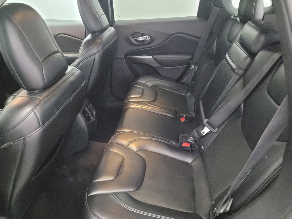 Used 2019 Jeep Cherokee Latitude Plus image 18