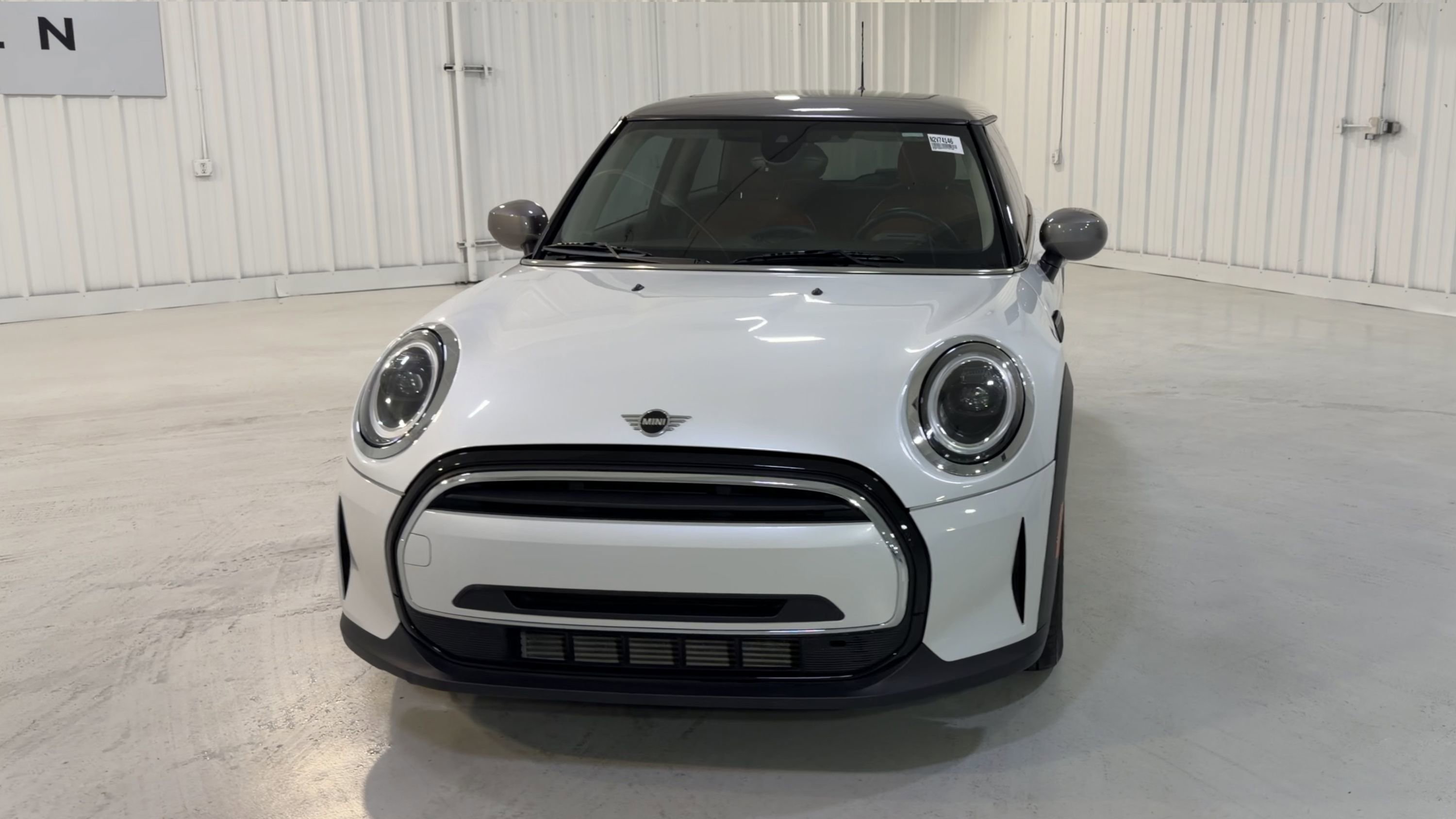 Used 2024 MINI Cooper 2-Door Hardtop w/ Signature Upholstery Package FWD image 4