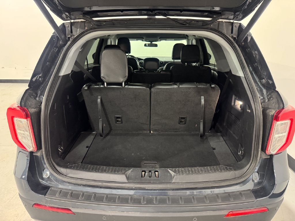 Used 2022 Ford Explorer XLT AWD/4WD image 26