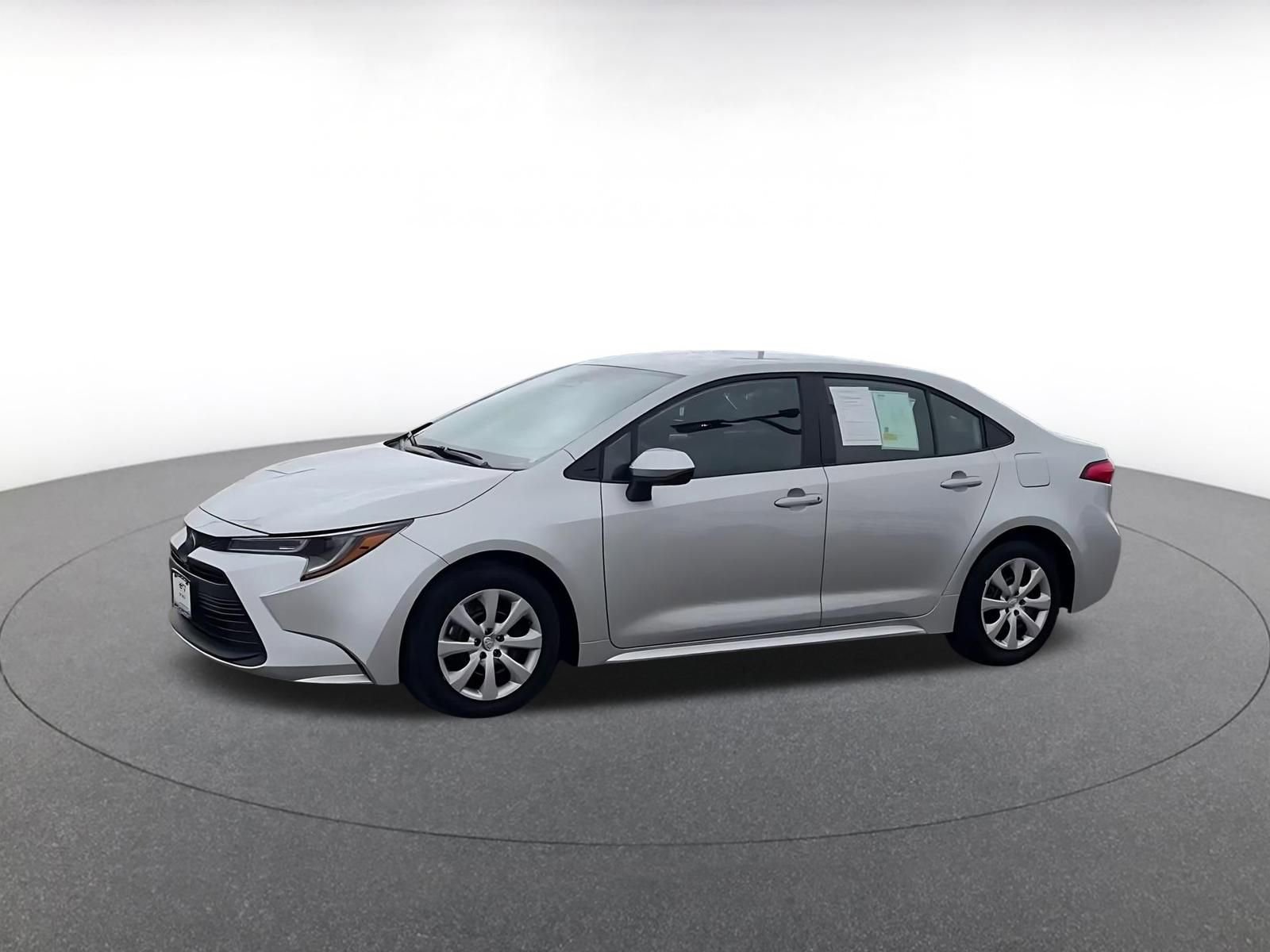 Used 2025 Toyota Corolla LE FWD image 8