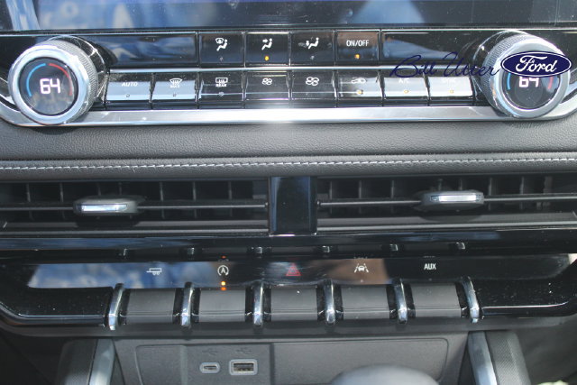 Used 2024 Chevrolet Colorado LT w/ LT Convenience Package RWD image 17