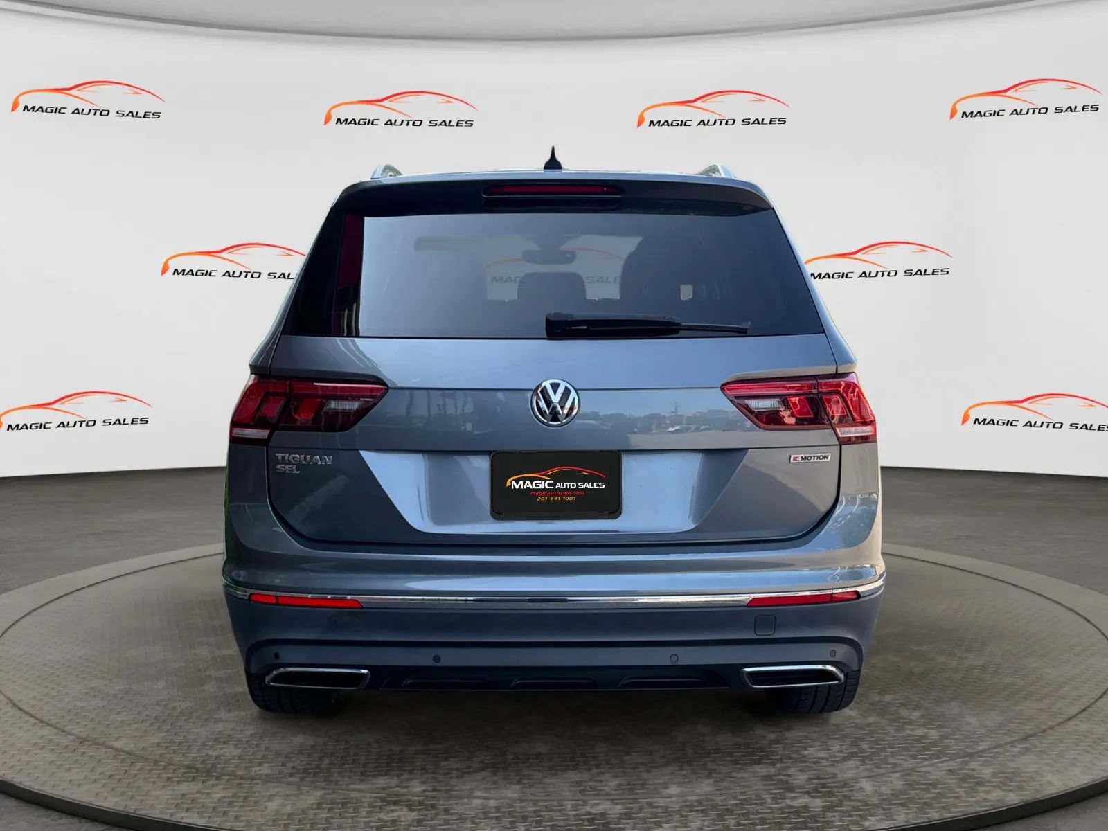 Used 2021 Volkswagen Tiguan SEL AWD/4WD image 9