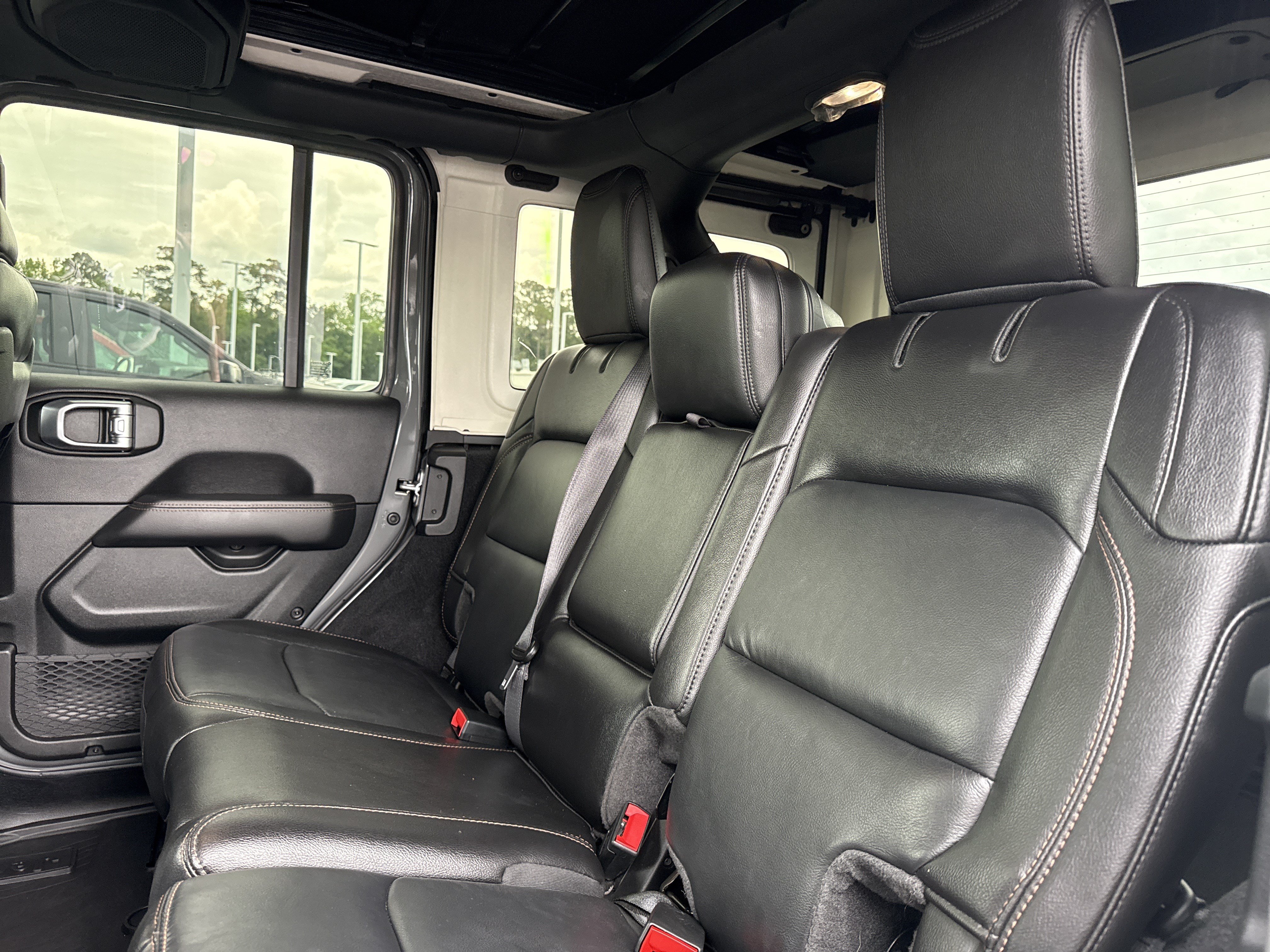 Used 2023 Jeep Wrangler Unlimited Rubicon 392 w/ Xtreme Recon 35" Tire Package AWD/4WD image 30