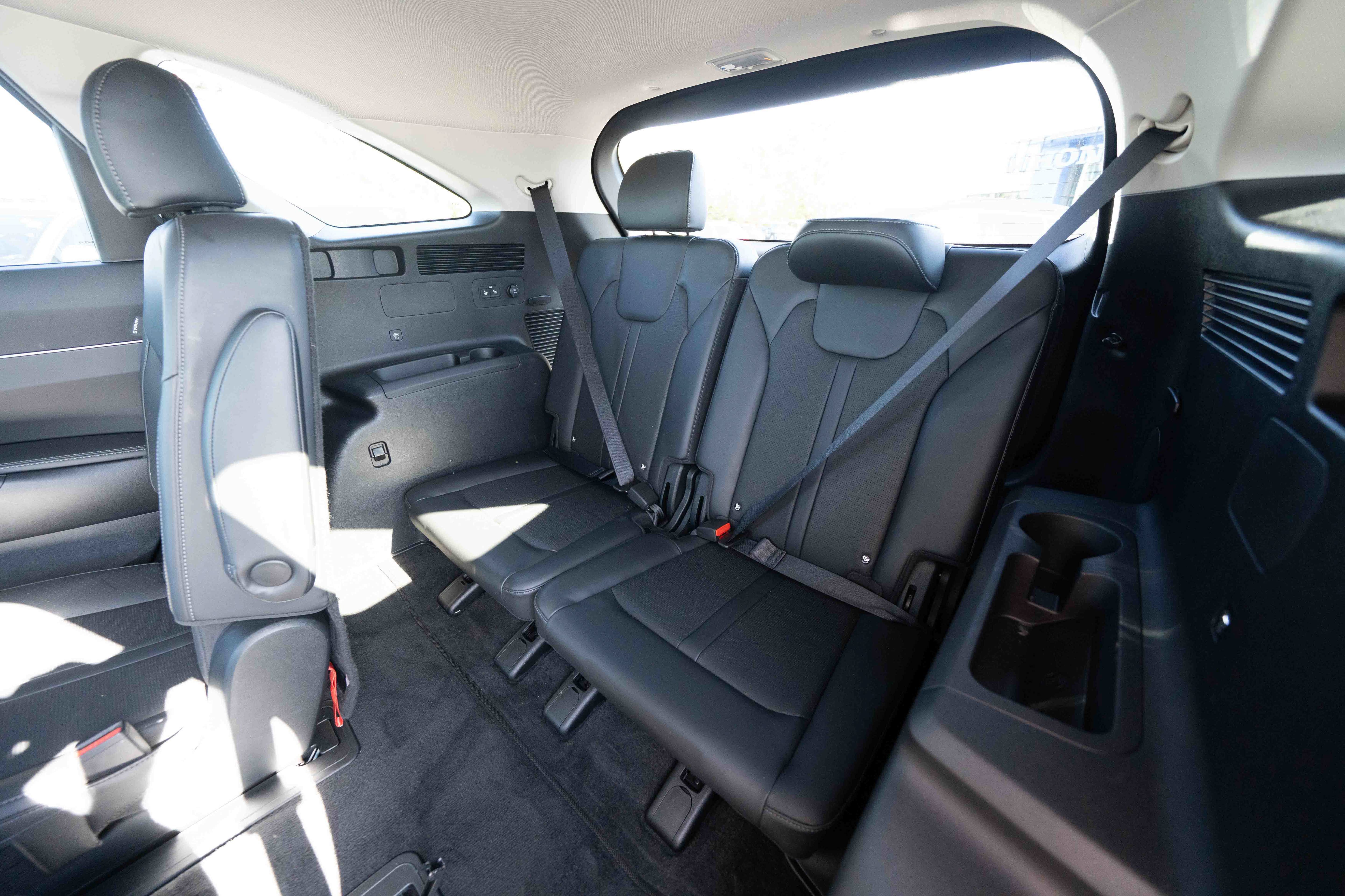 Used 2025 Kia Sorento EX FWD image 24