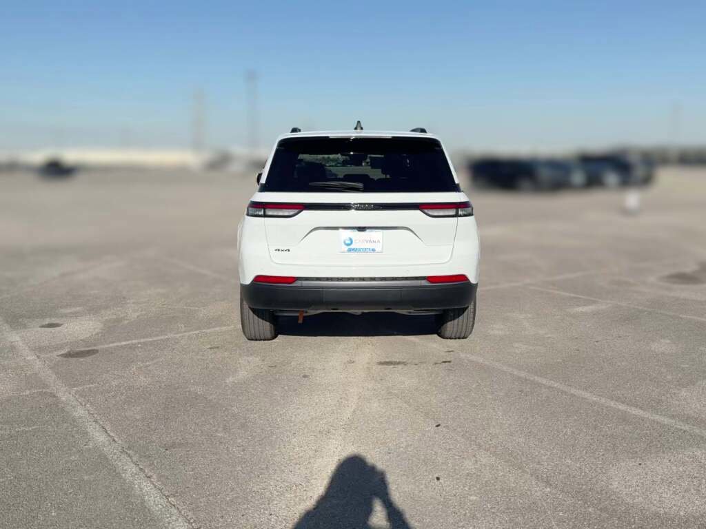 New 2026 Jeep Grand Cherokee Altitude image 10