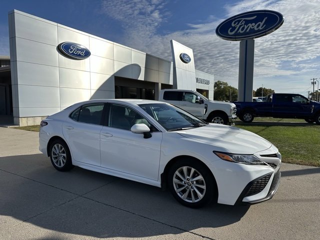 Used 2023 Toyota Camry SE